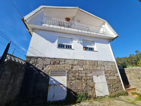 Casa en calle  A Luneda, nº 1