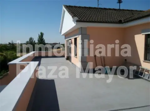 Chalet en Castellanos de Villiquera