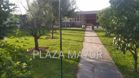 Casa rústica en calle de las Dalias