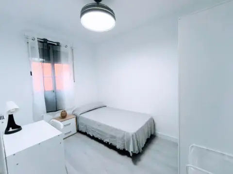 Habitación en Avenida de Santa Eugenia