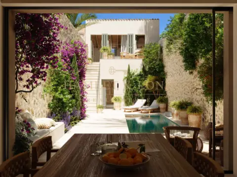 Casa adosada en Carrer de Santa Catalina Thomas