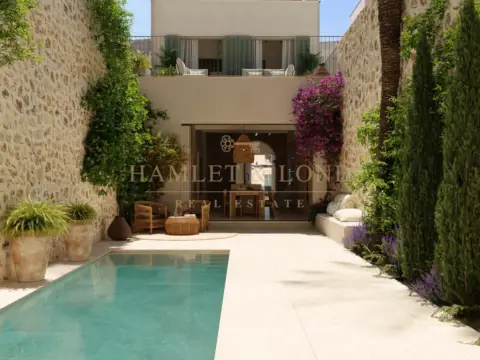 Casa adosada en Carrer de Santa Catalina Thomas