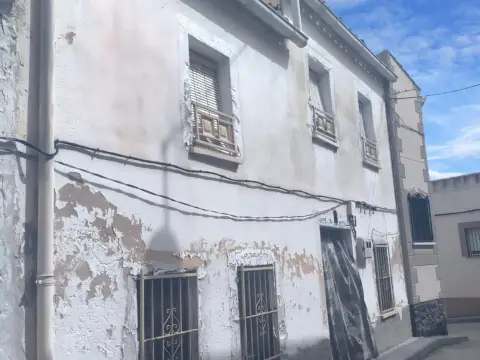 Casa adosada en calle Teodoro García