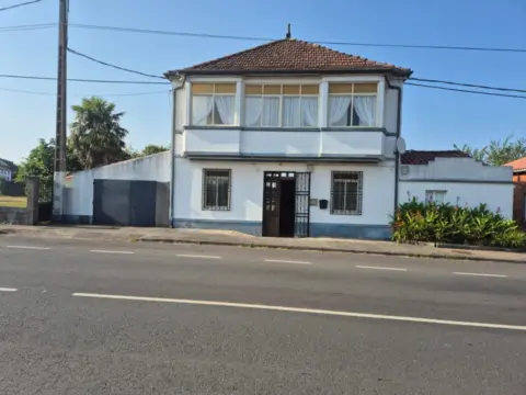 Casa en calle Canto Balo