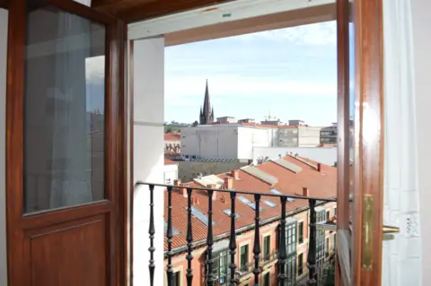 Piso en calle de José María Pereda, 35