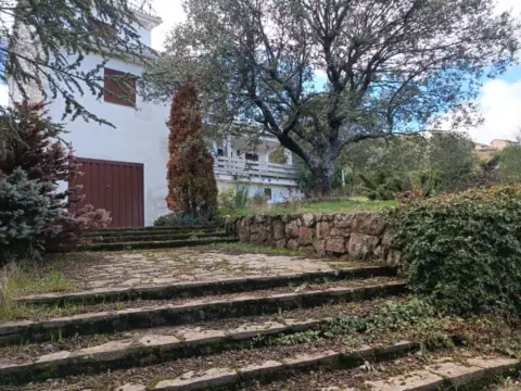 Chalet en calle Belgica, 812