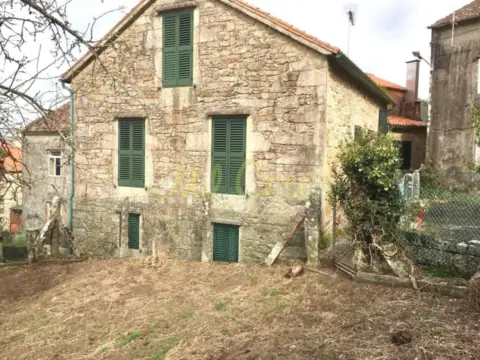 Casa en calle Castro Lampreeiro