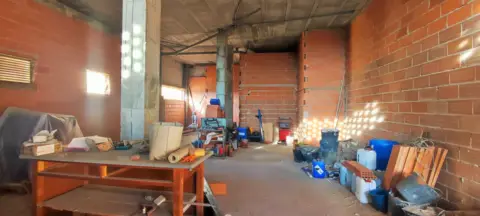 Local comercial en Avenida de Elvas-Campus