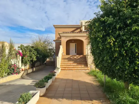 Chalet en calle 8 de Marzo