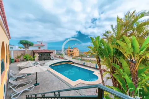 Chalet en calle Alfonso Mejías, 2