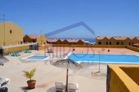 Chalet adosado en calle de Tomás Cruz, 4
