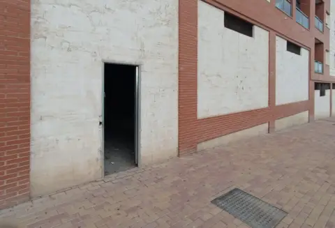 Local comercial en La Hoya