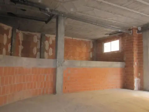 Local comercial en Carrer Maria Zambrano, 1