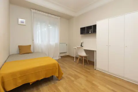 Habitación en calle de Franco y López