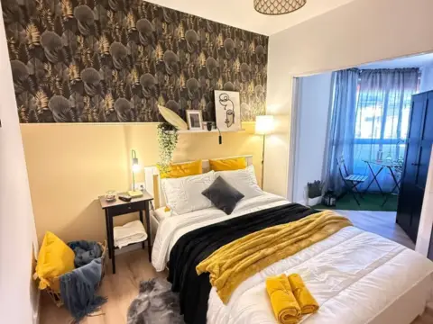 Habitación en calle del Capitán Amador, 9