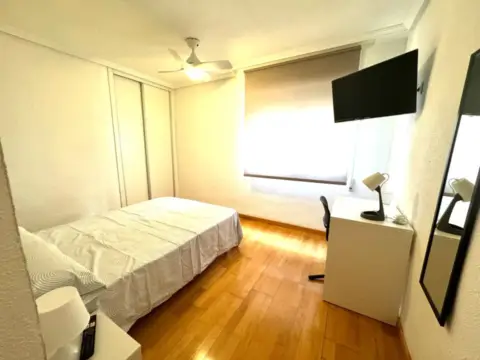 Habitación en calle de Casiopea, 60