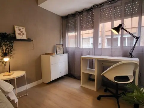 Habitación en calle Pintor Picasso, 60