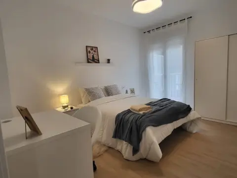 Habitación en Carrer Capità Alfons Vives, 44