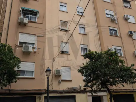 Piso en Avenida de la Constitución