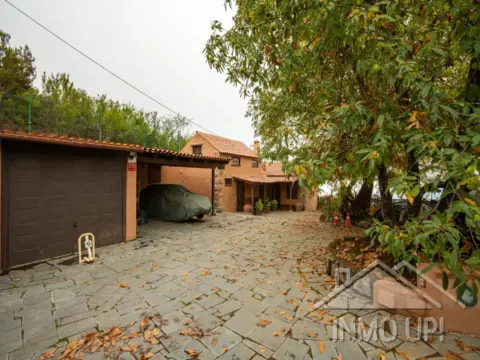 Chalet rústico en Carretera de las Llanadas