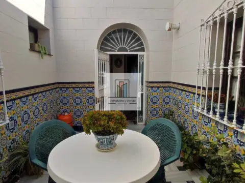Casa en calle Medina Sidonia