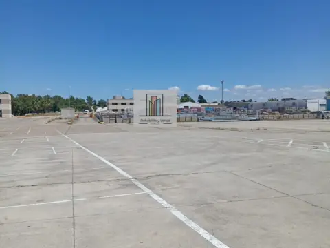 Nave comercial en Núcleo Urbano-Urbanizaciones