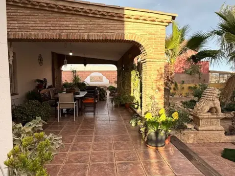 Chalet en calle Capileira