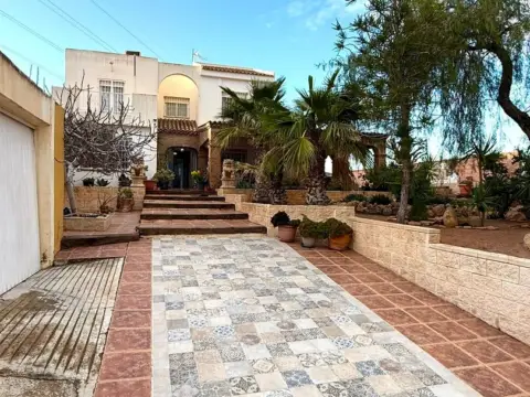Chalet en calle Capileira