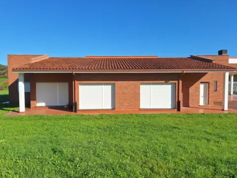 Chalet unifamiliar en Barrio de Mendiondo
