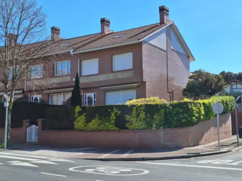 Chalet adosado en Tribiñu Kalea