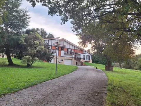 Chalet pareado en Barrio de Mendiondo