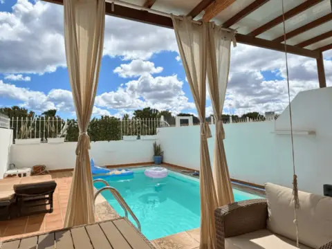Chalet pareado en Costa Teguise