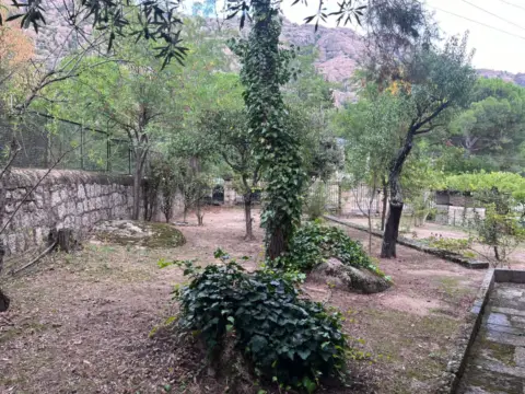 Casa unifamiliar en Avenida de La Pedriza