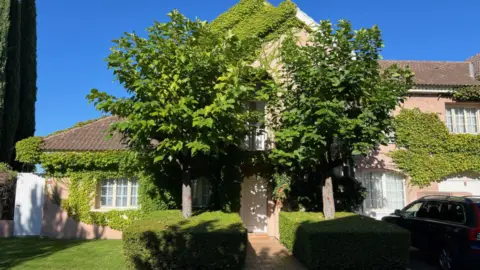 Casa en calle de los Altos del Club de Polo