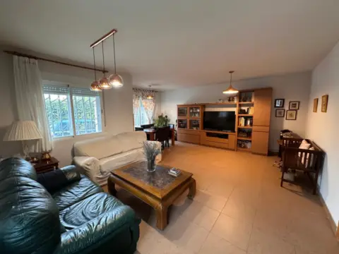 Casa pareada en calle Dos