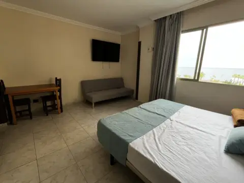 Estudio en calle Calafate, 3