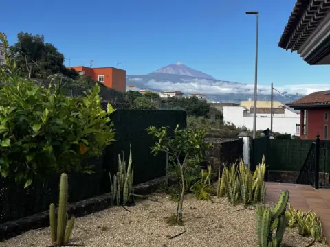 Chalet adosado en Carretera Nueva Corujera, 107
