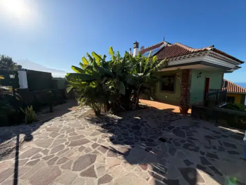 Chalet adosado en Carretera Nueva Corujera, 107