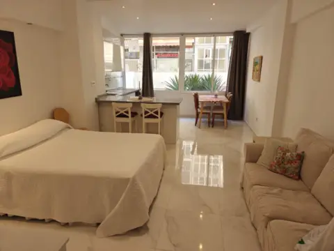 Estudio en Avenida Familia Betancourt y Molina