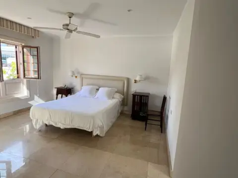 Chalet adosado en calle Retama