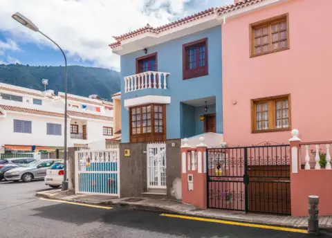 Chalet adosado en calle El Codeso