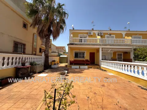 Chalet pareado en Los Alcázares