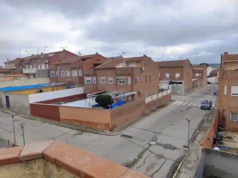 Chalet en Chozas de Canales