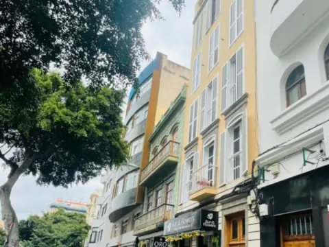 Piso en calle de San Bernardo, 13