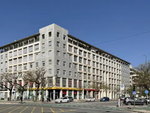Piso en Avenida de la Buhaira, 18