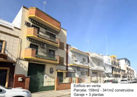 Casa adosada en calle Tiberíades