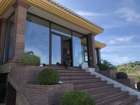 Chalet unifamiliar en calle de la Carbonera