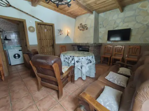 Chalet rústico en calle del Barranco Armero