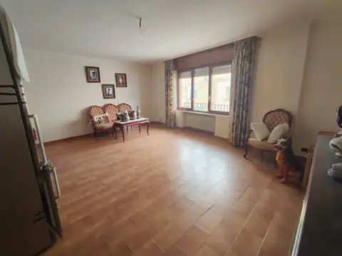 Casa en calle de la Villa