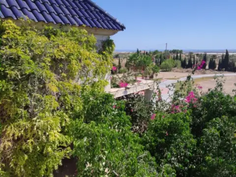 Chalet unifamiliar en calle Bayona Alta, nº 337